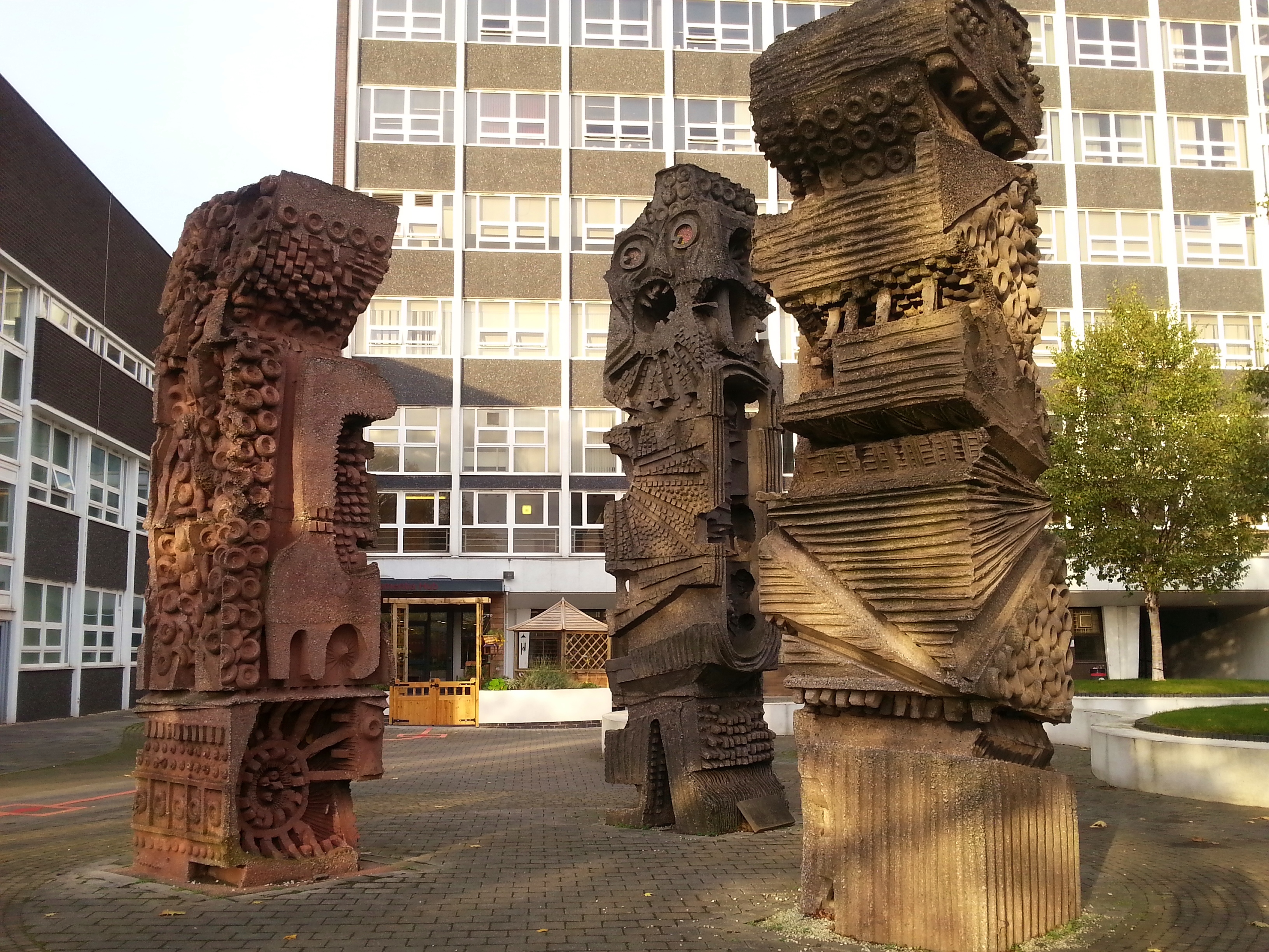 Uni totem sculptures allerton building (2)